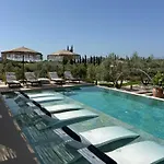 Nafplio Lodge *