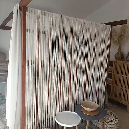 Nafplio Lodge *